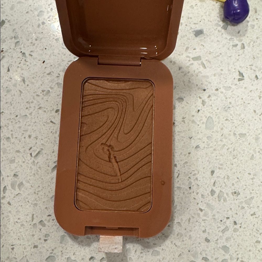 NYX Professional Makeup Buttermelt Bronzer in Rich Brown - Picture 3 of 3